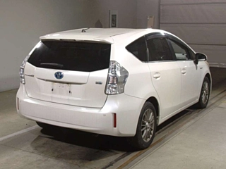 TOYOTA PRIUS ALPHA 2013