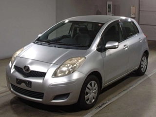 TOYOTA VITZ 2010