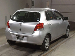 TOYOTA VITZ 2010