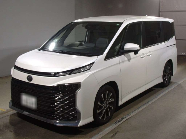TOYOTA VOXY 2024