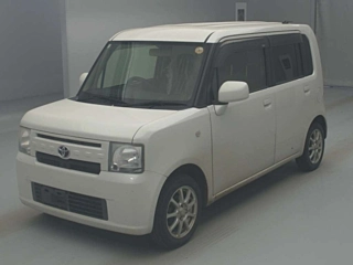 TOYOTA PIXIS SPACE 2015