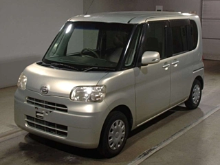 DAIHATSU TANTO 2010