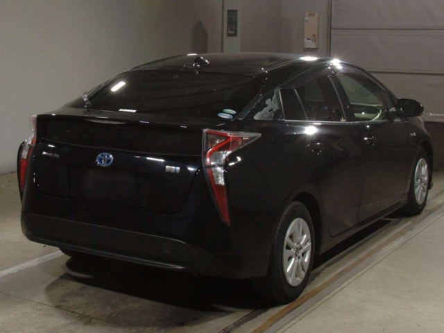 TOYOTA PRIUS 2016