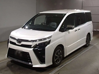 TOYOTA VOXY 2019