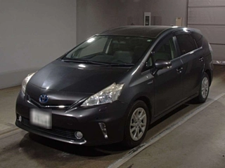 TOYOTA PRIUS ALPHA 2011