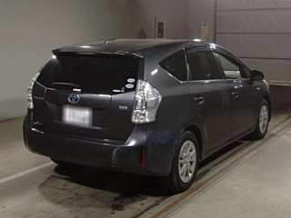 TOYOTA PRIUS ALPHA 2011