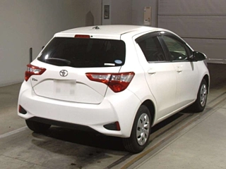 TOYOTA VITZ 2018