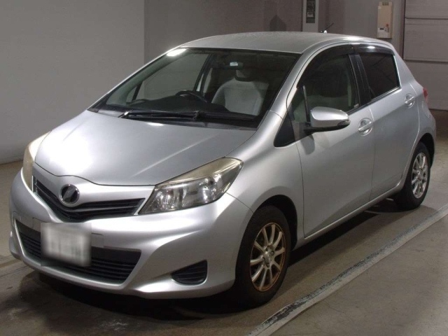 TOYOTA VITZ 2011