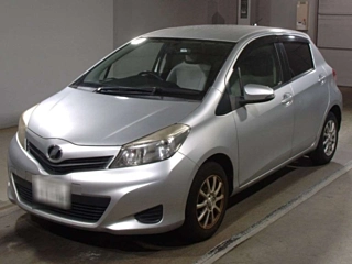 TOYOTA VITZ 2011