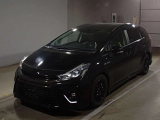 TOYOTA PRIUS ALPHA 2016