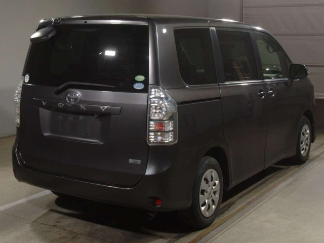 TOYOTA VOXY 2012
