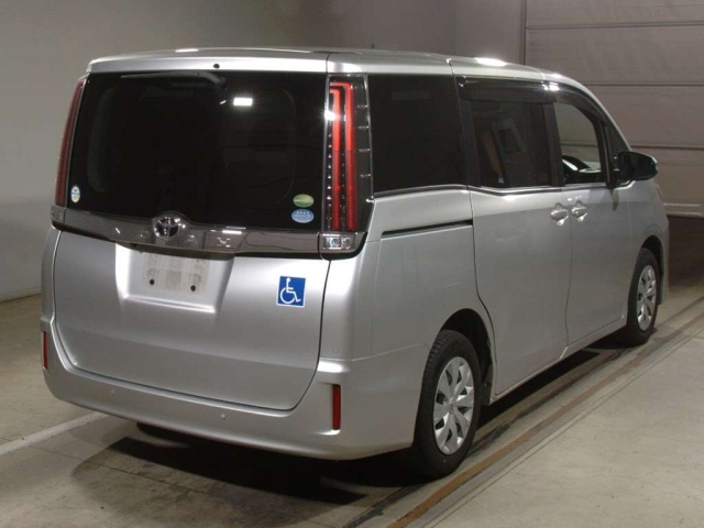 TOYOTA NOAH 2020