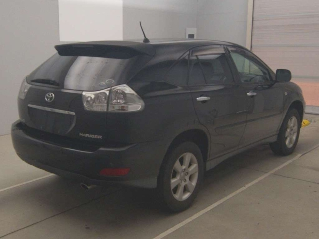 TOYOTA HARRIER 2010