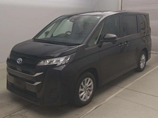 TOYOTA NOAH 2022