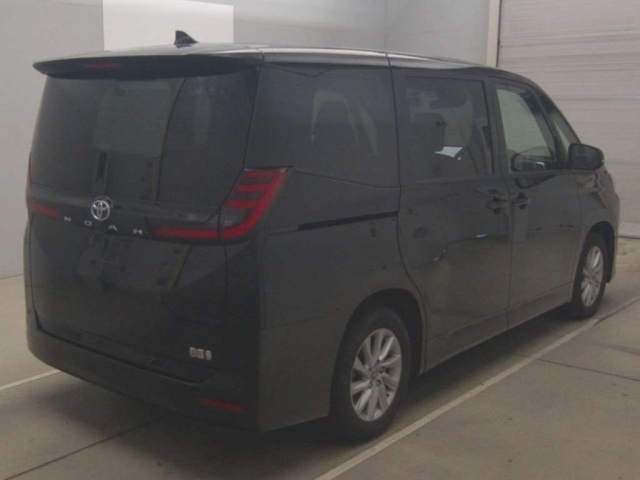 TOYOTA NOAH 2022