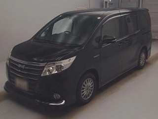 TOYOTA NOAH 2014