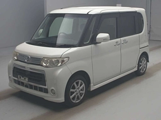 DAIHATSU TANTO 2011