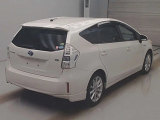 TOYOTA PRIUS ALPHA 2012