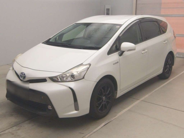 TOYOTA PRIUS ALPHA 2015