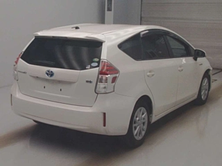 TOYOTA PRIUS ALPHA 2015