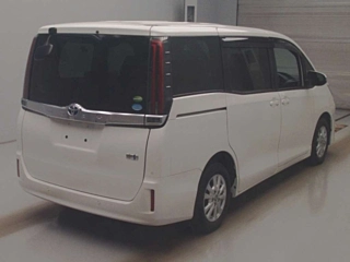TOYOTA NOAH 2021