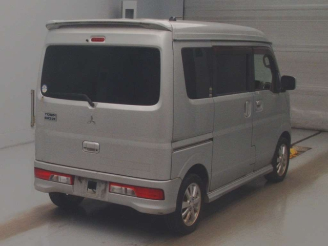 MITSUBISHI TOWNBOX 2016