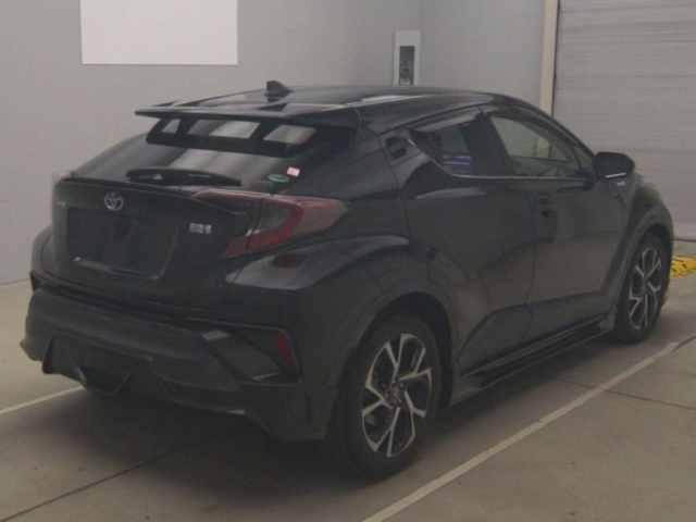 TOYOTA C-HR 2017