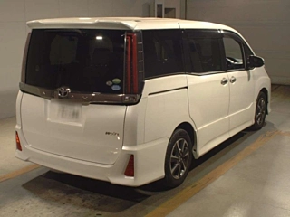 TOYOTA NOAH 2018