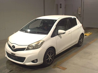 TOYOTA VITZ 2011