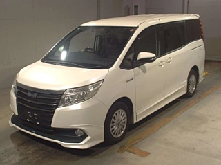 TOYOTA NOAH 2014