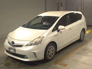 TOYOTA PRIUS ALPHA 2014