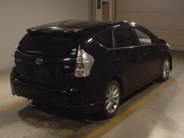 TOYOTA PRIUS ALPHA 2013