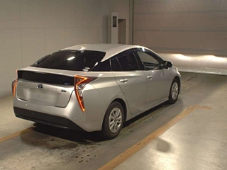TOYOTA PRIUS 2016