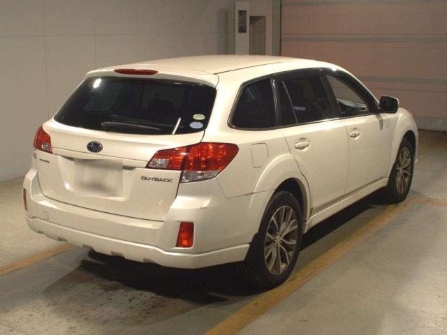 SUBARU LEGACY OUTBACK 2011