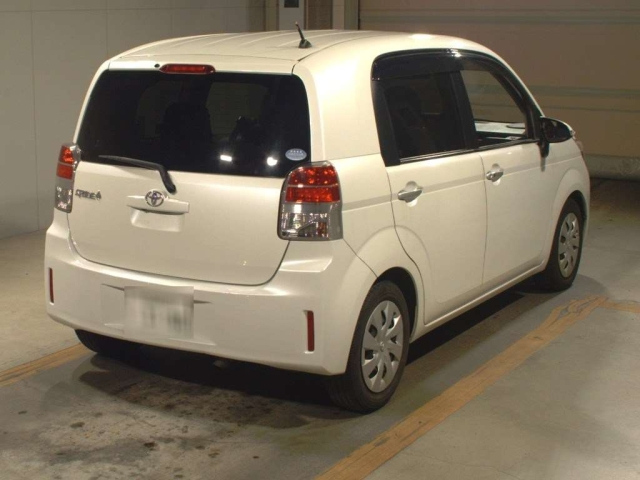 TOYOTA SPADE 2012