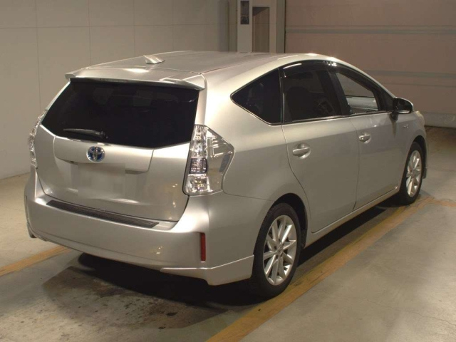 TOYOTA PRIUS ALPHA 2013
