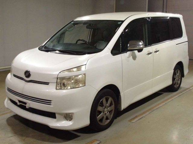 TOYOTA VOXY 2009
