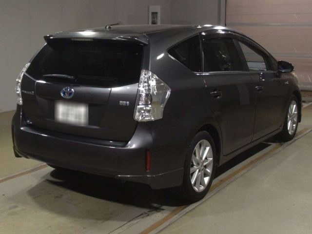 TOYOTA PRIUS ALPHA 2012