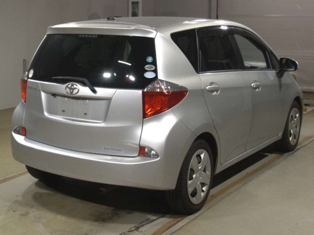 TOYOTA RACTIS 2011