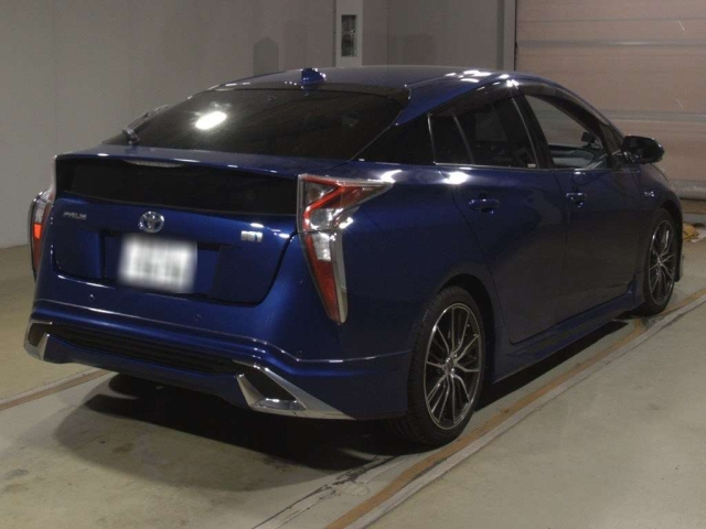 TOYOTA PRIUS 2016