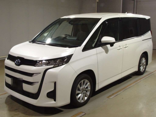 TOYOTA NOAH 2022