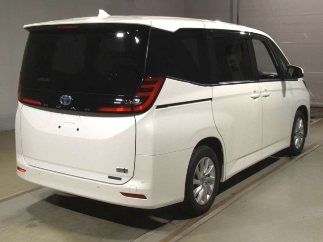 TOYOTA NOAH 2022