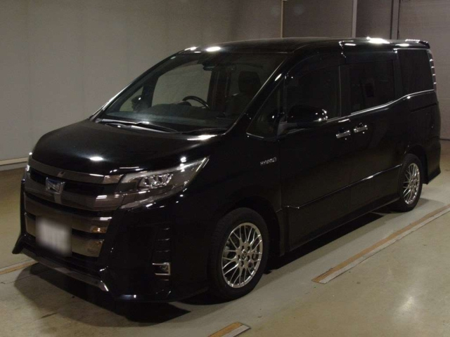 TOYOTA NOAH 2020