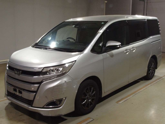 TOYOTA NOAH 2018