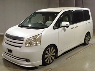 TOYOTA NOAH 2009