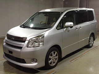 TOYOTA NOAH 2009