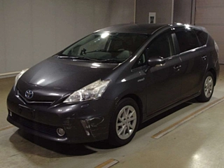 TOYOTA PRIUS ALPHA 2011