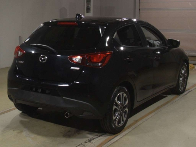 MAZDA DEMIO 2017