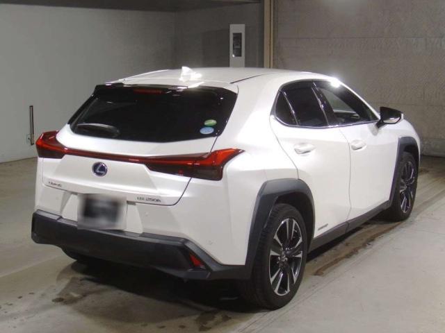 LEXUS UX 2020