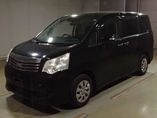 TOYOTA NOAH 2013